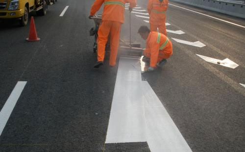 幸福路街道丙烯酸标线涂料